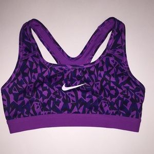 NWOT Nike sports bra